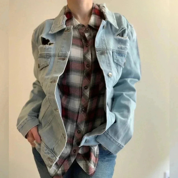 Urban Outfitters Neon Blonde Jean Jacket Light Wash Denim Distressed Blue Small - Picture 13 of 16